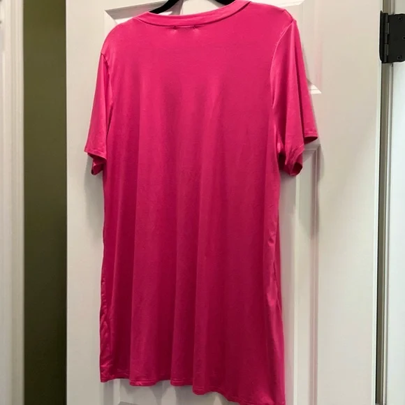 3/$19 Heimish USA pink V-neck short sleeve shirt - Picture 7 of 10